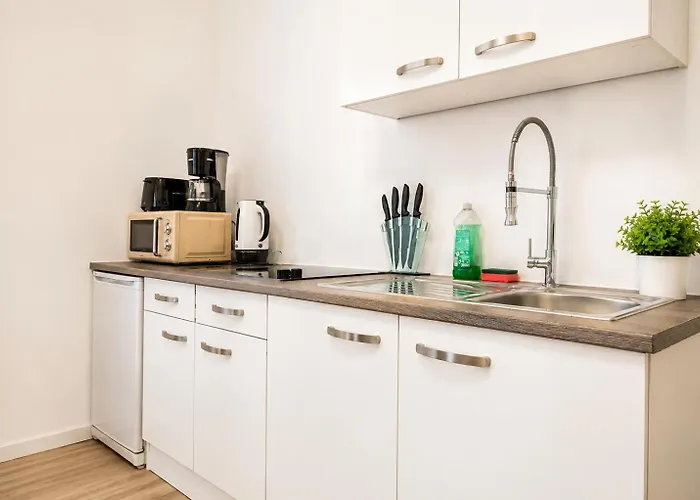 Comfortable 1br Near Center For Long Apartman