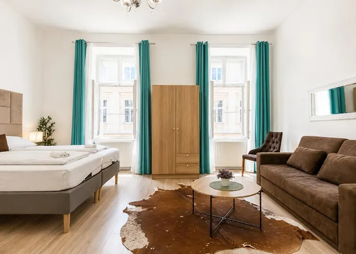 Comfortable 1br Near Center For Long Apartman