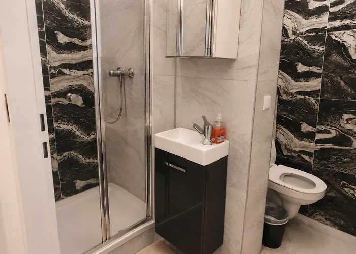 Apartman Comfortable 1br Near Center For Long Bécs